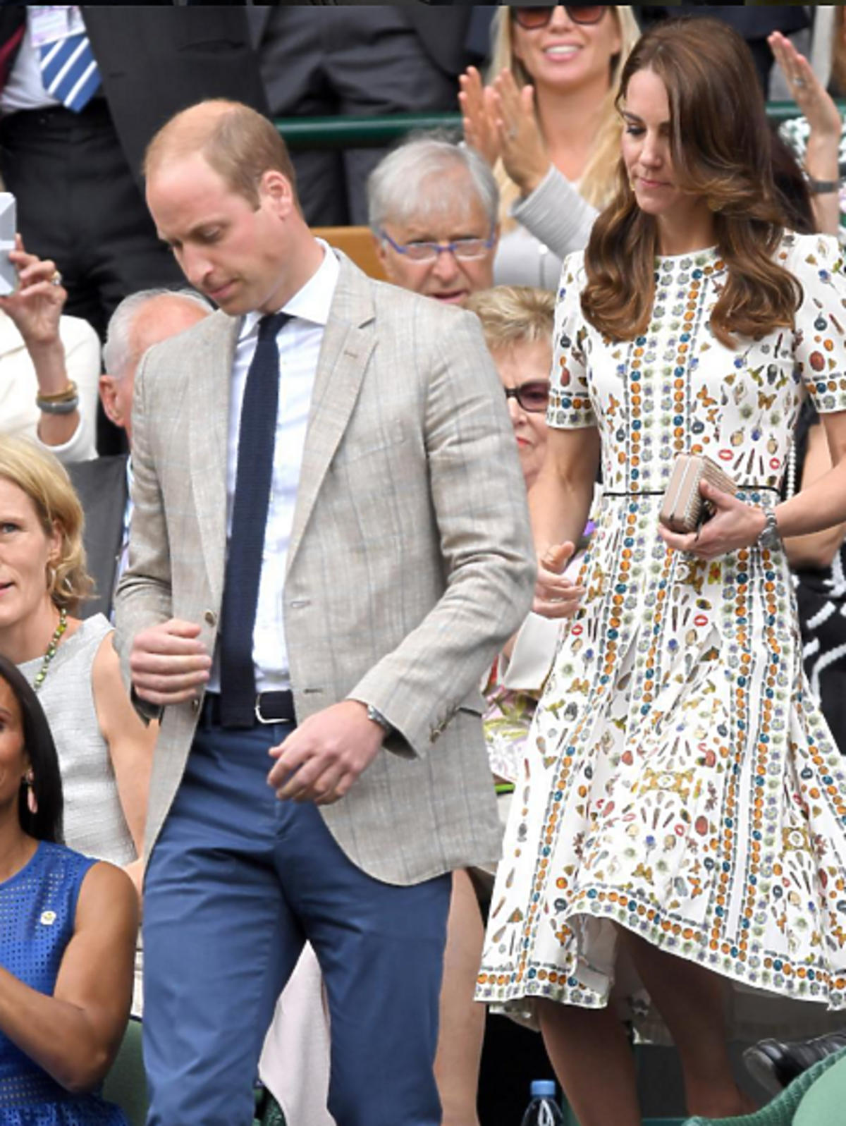 Kate Middleton we wzorzystej sukience z księciem Williamem