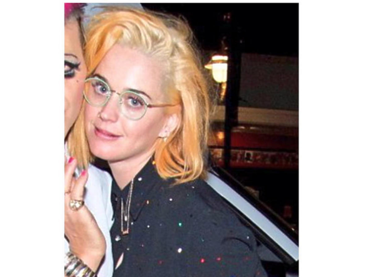 Katy Perry włosy blond