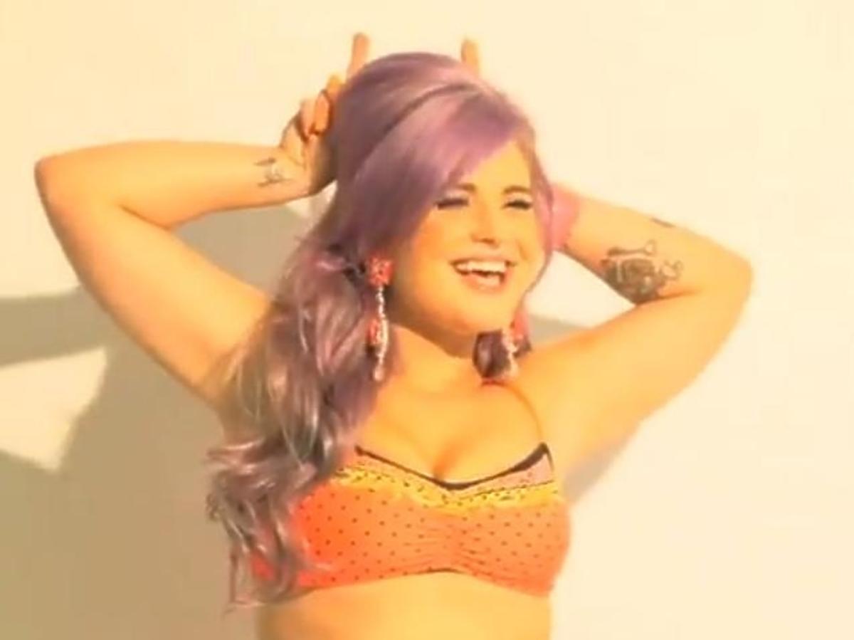 Kelly Osbourne w bikini chwali się szczupłym ciałem