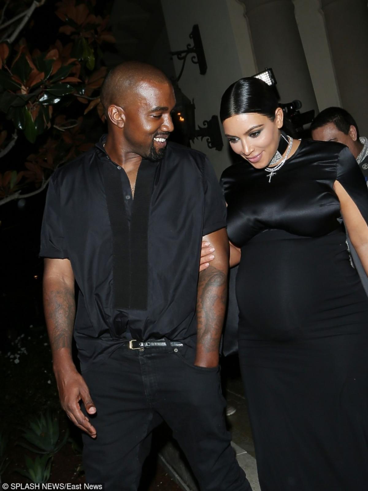 Kim Kardashain i Kanye West ubrani na czarno