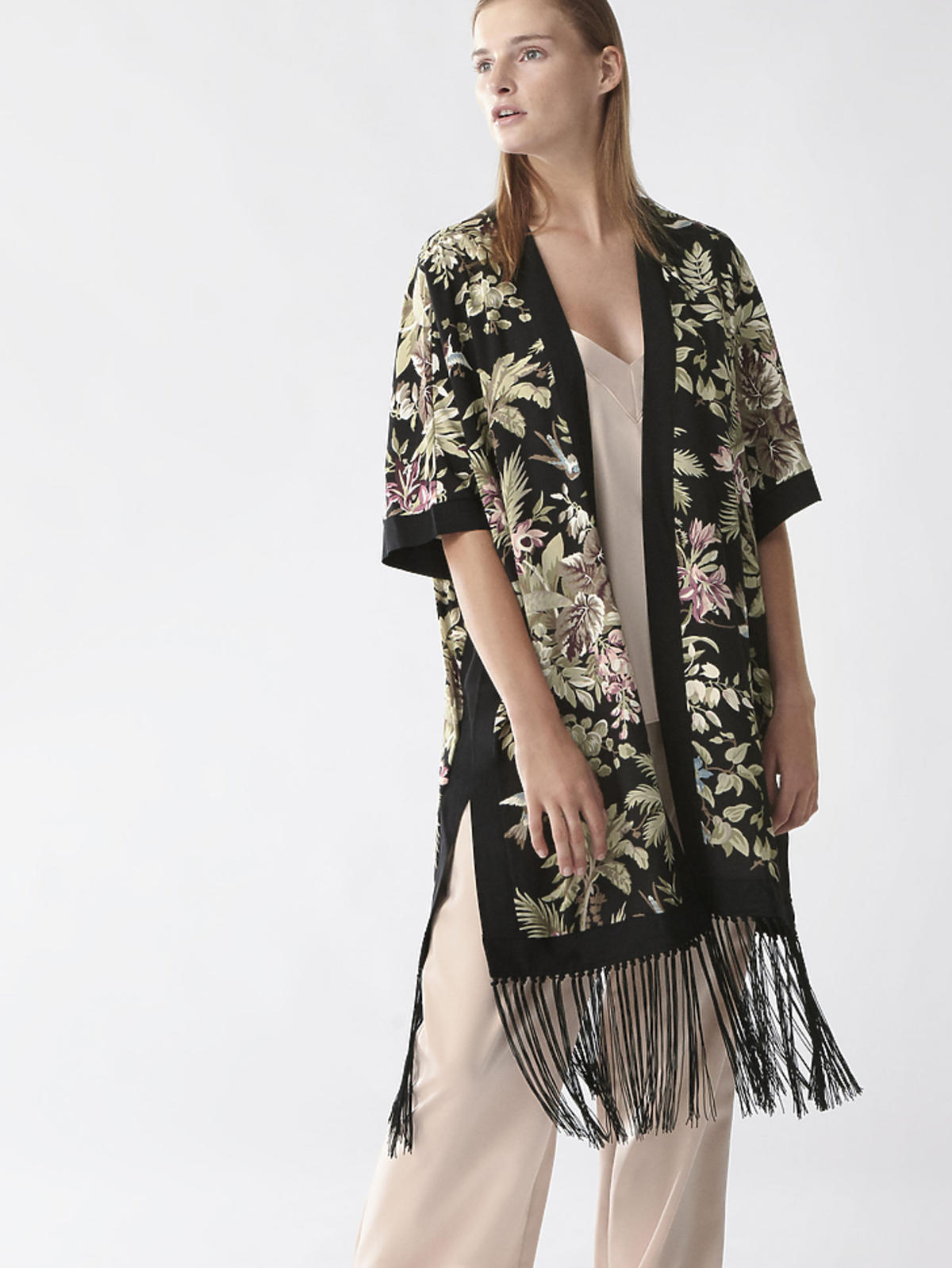 Kimono z frędzlami i florystycznym motywem Oysho, 199 zł