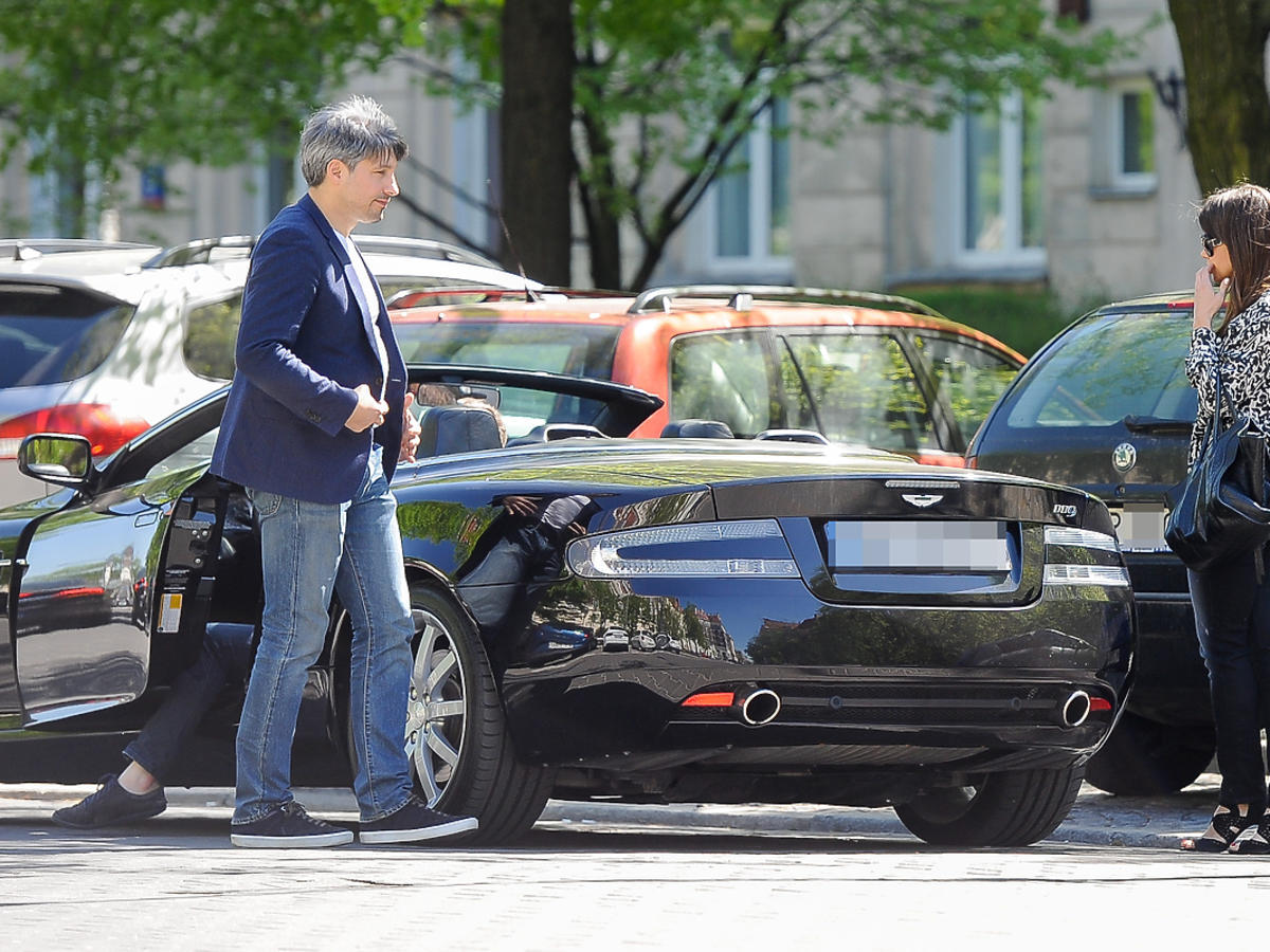 Kinga Rusin i Marek Kujawa kupują Astona Martina