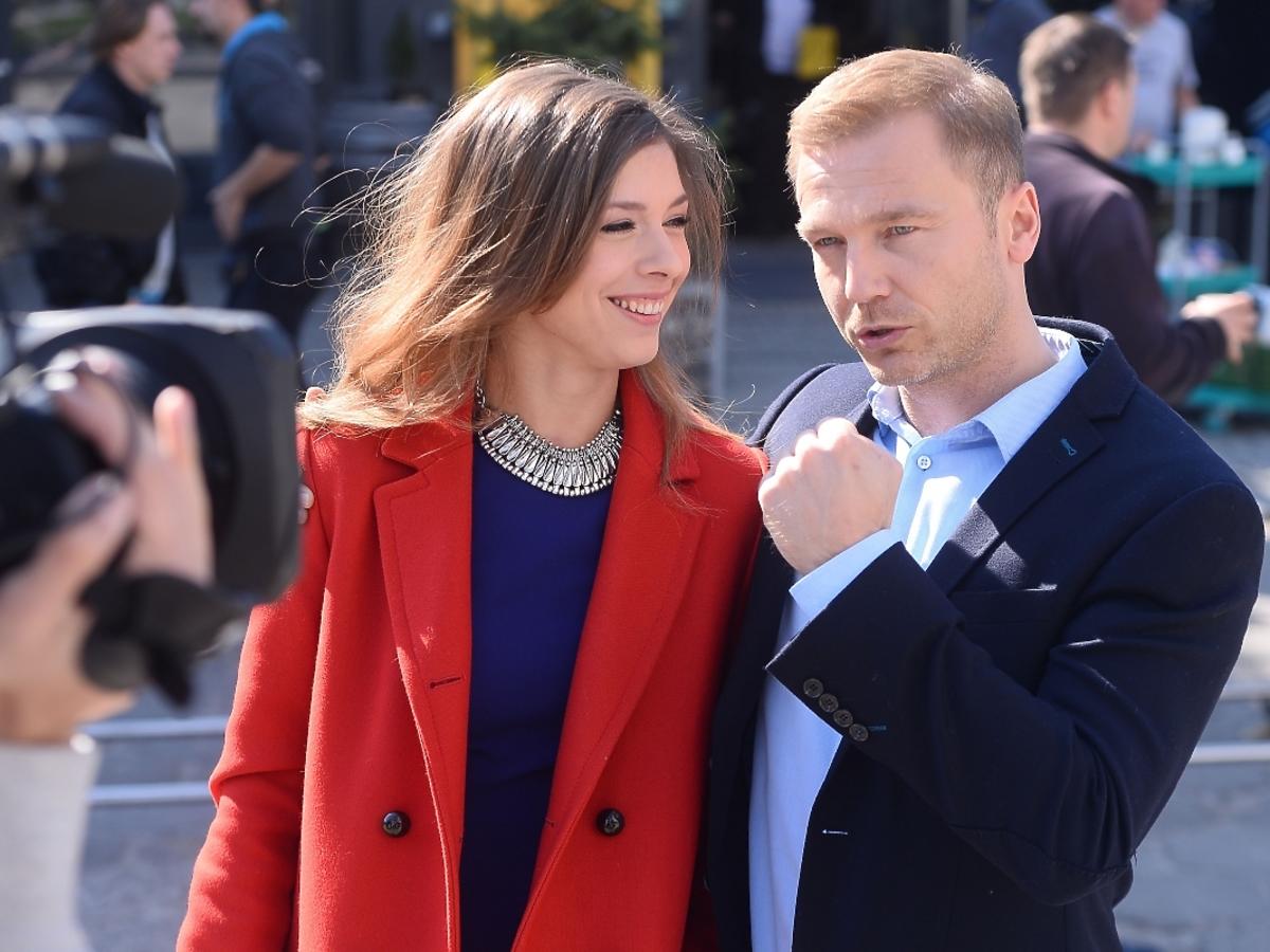 Klaudia Halejcio i Krystian Wieczorek na planie To nie koniec świata