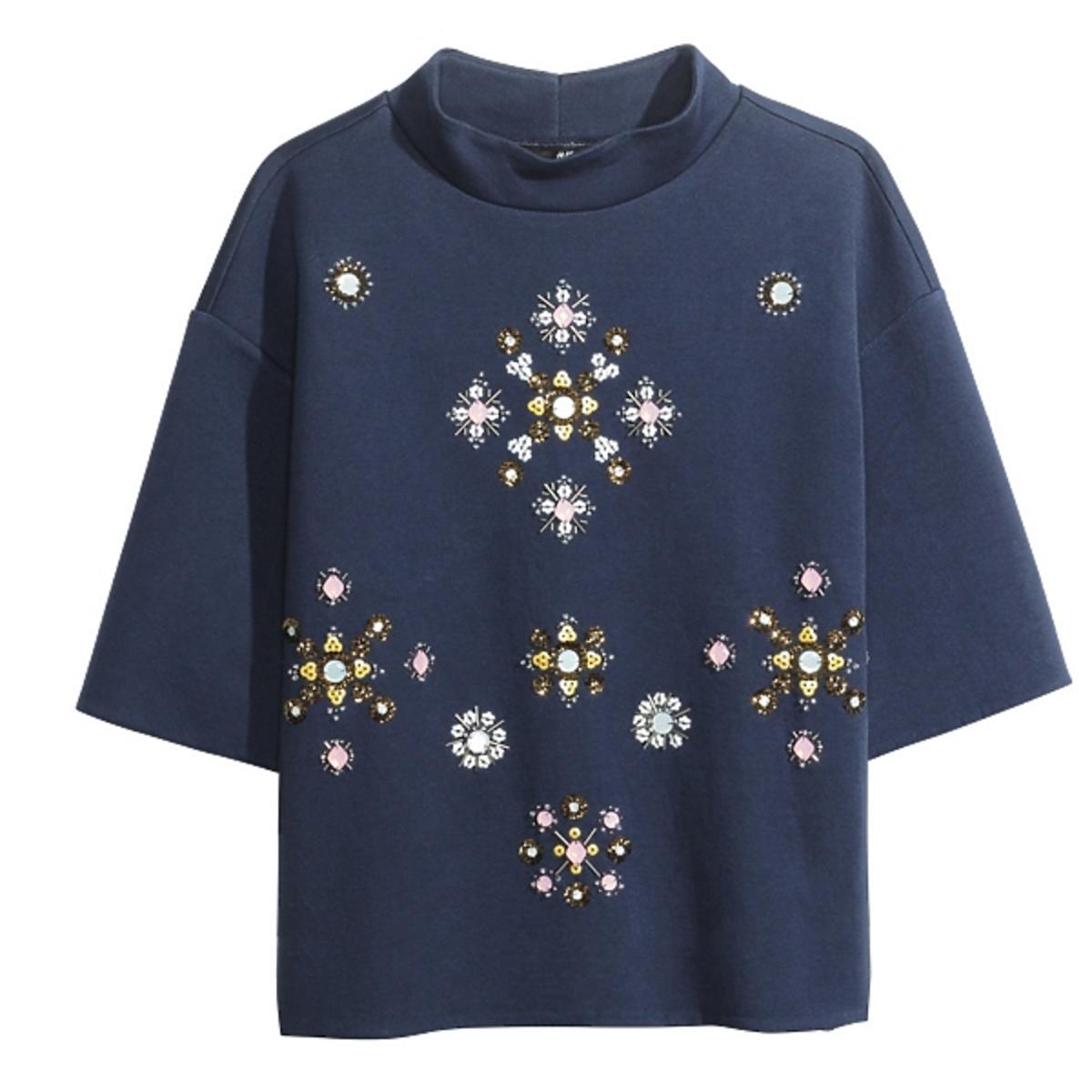 Klaudia Halejcio w bluzce H&M