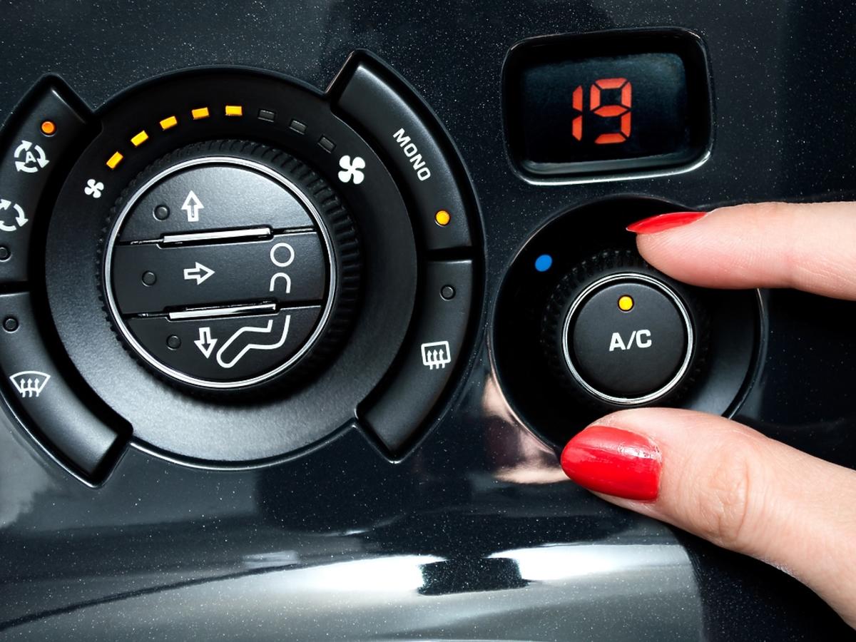 Klimatyzacja w samochodzie: jak o nią dbać i prawidłowo użytkować?