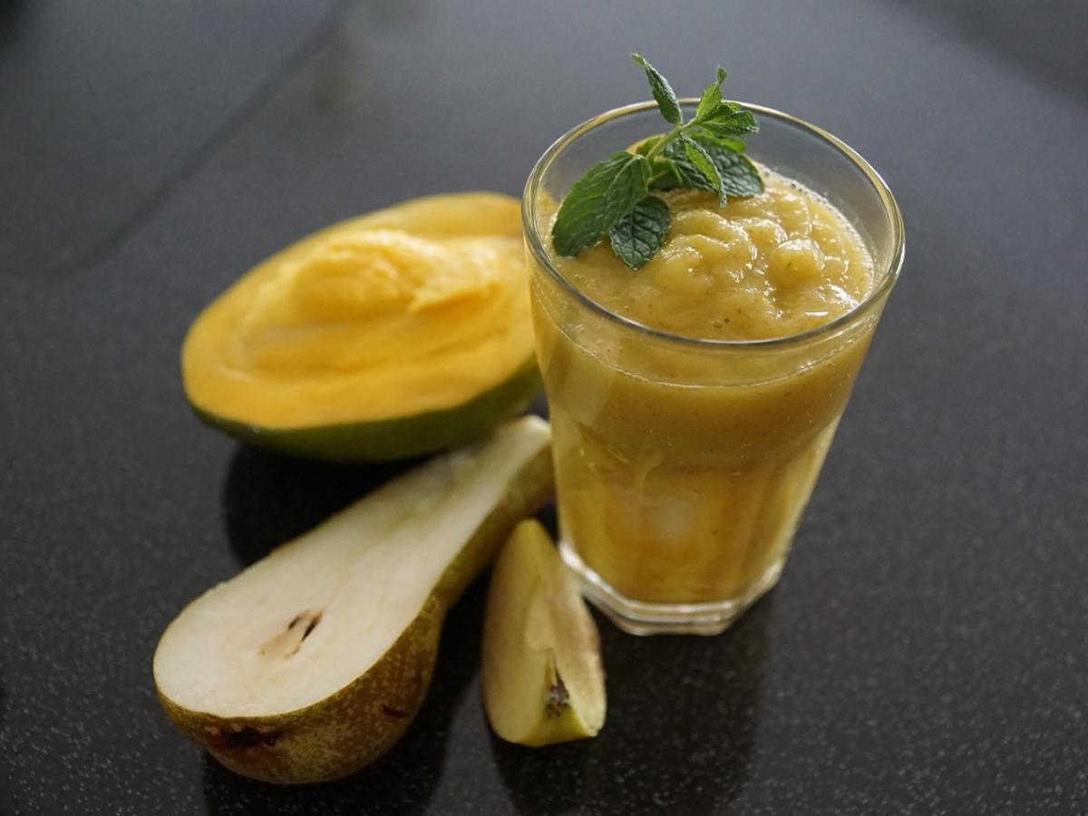 koktajl z gruszki i mango