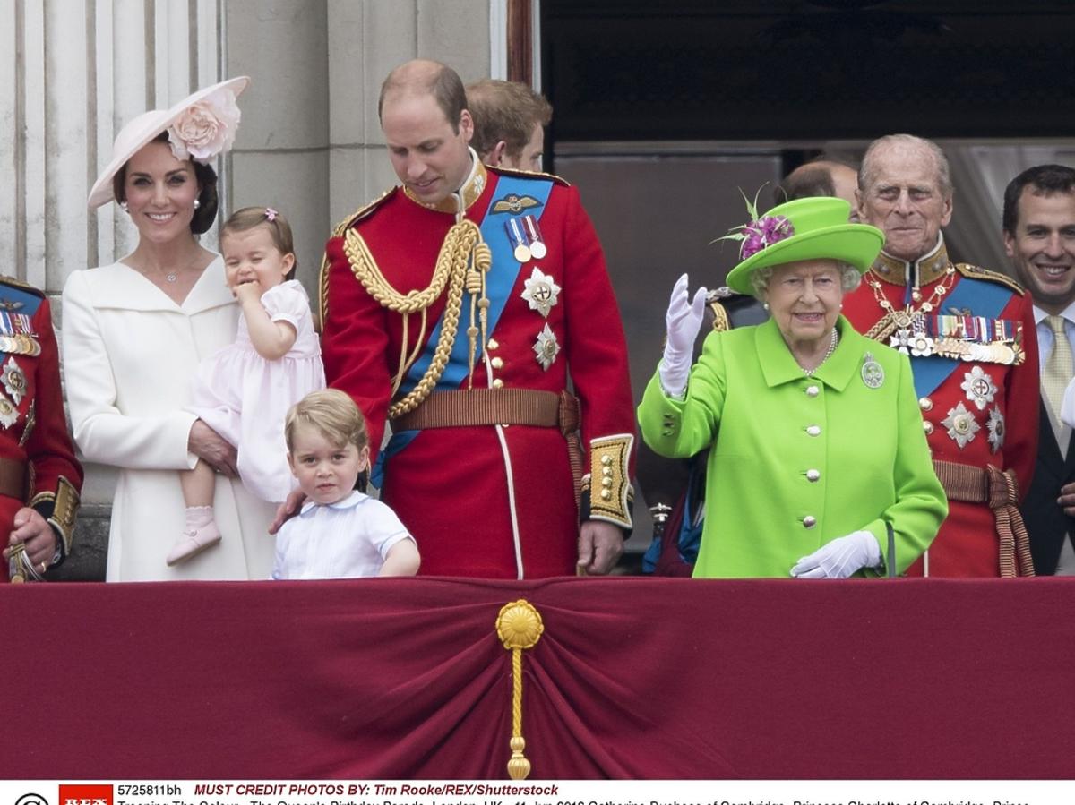 Królowa Elżbieta II w zielonej garsonce