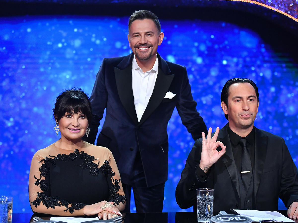 Krzysztof Ibisz z jurorami "Tańca z Gwiazdami"