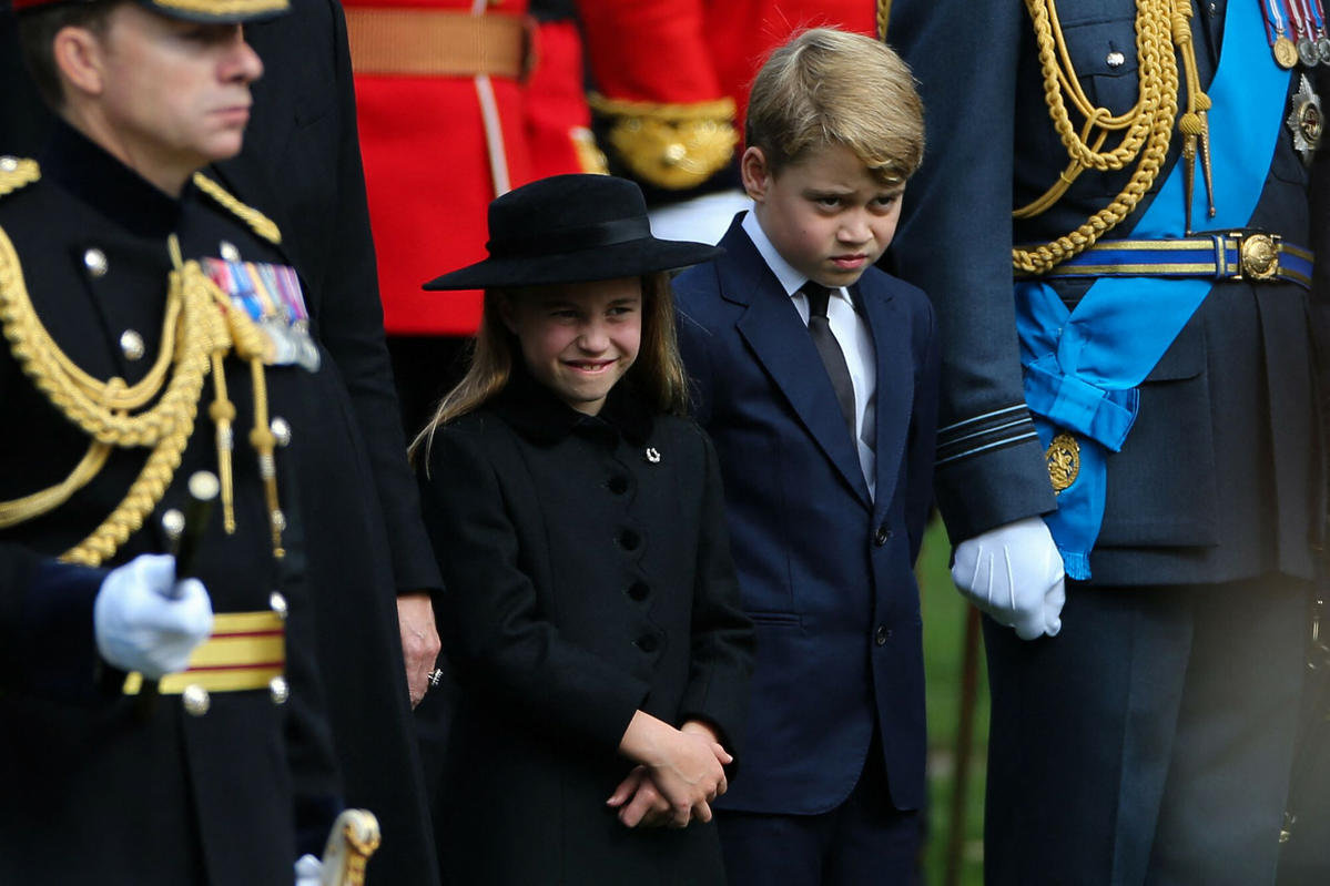  książę George, księżniczka Charlotte na pogrzebie Elżbiety II