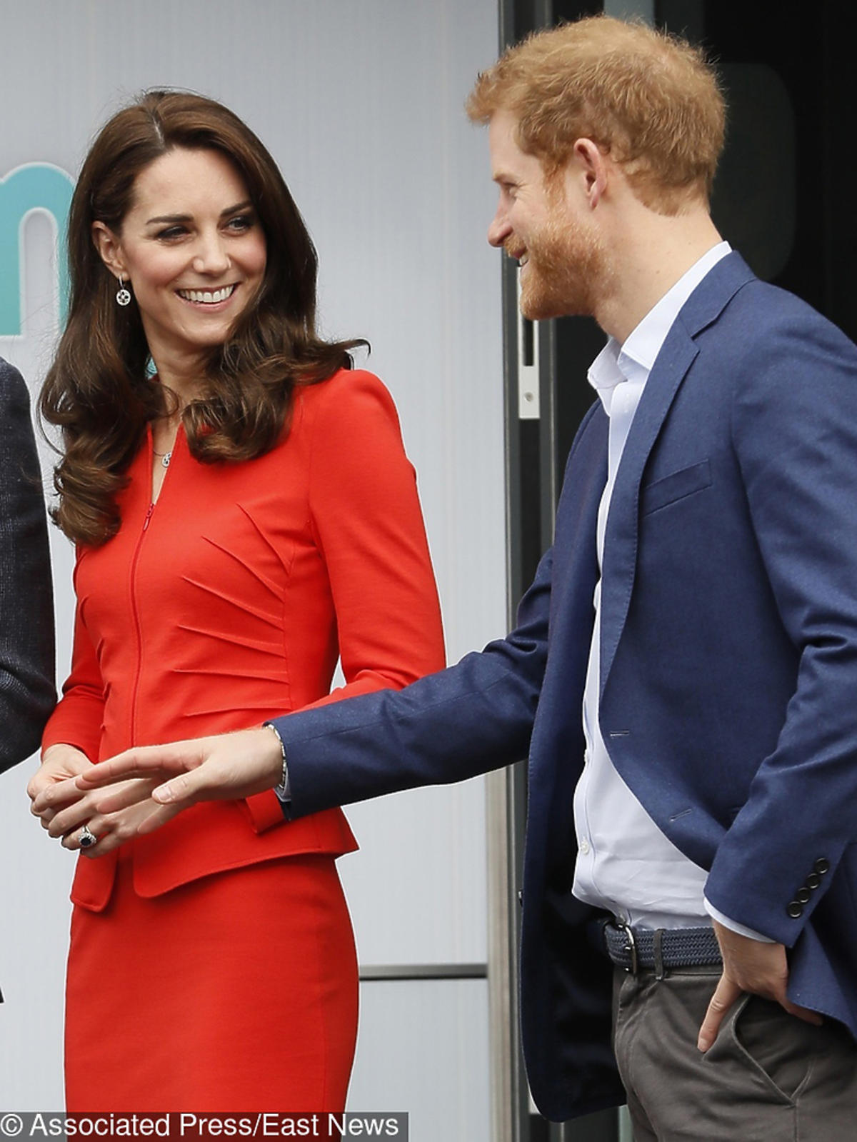 Książę Harry i księżna Kate śmieją się 