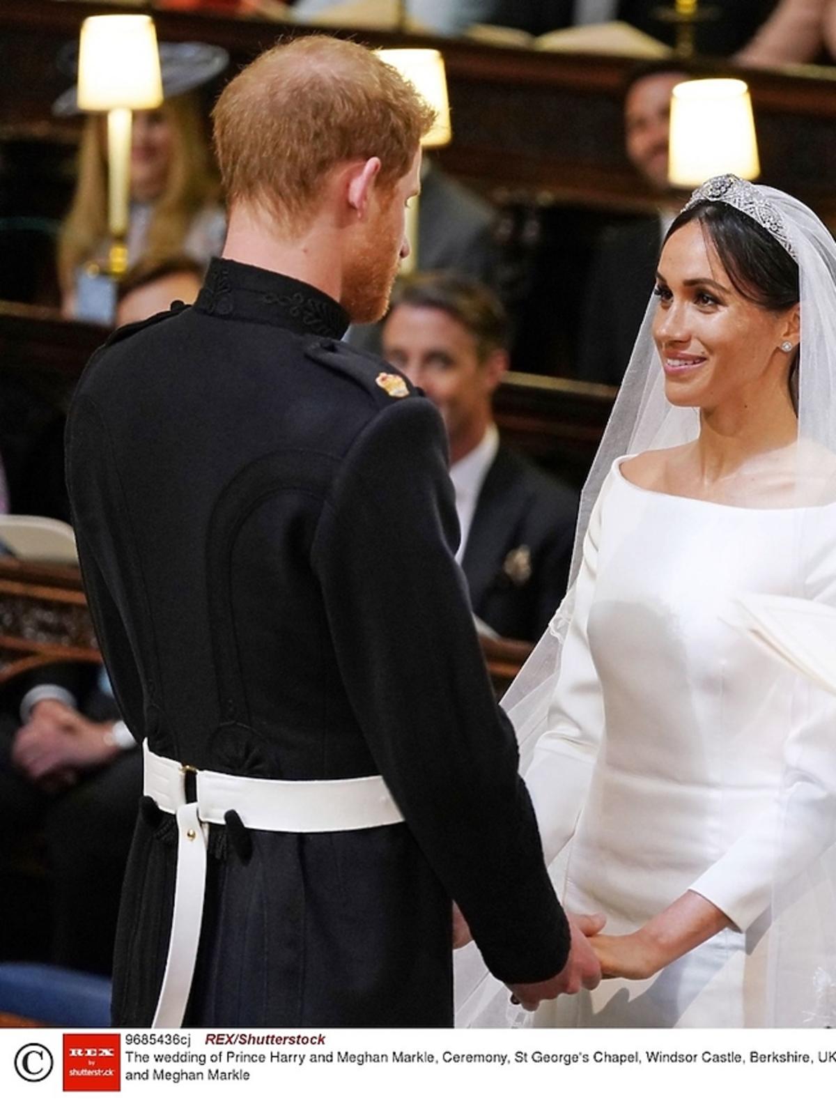Książę Harry i Meghan Markle składają przysięgę