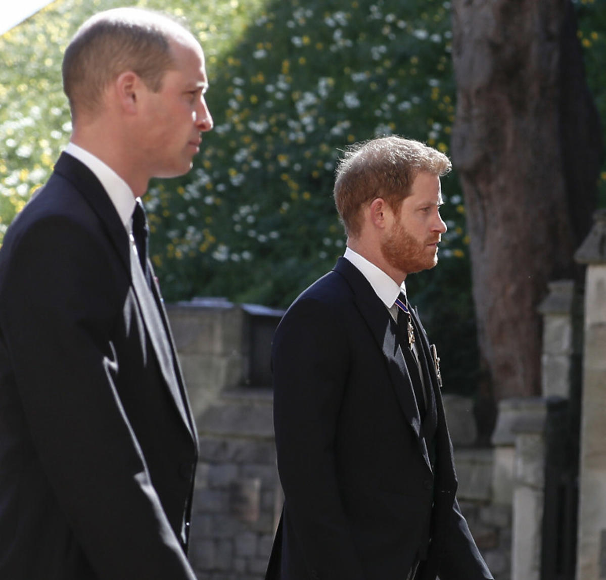 Książę William i książę Harry na pogrzebie dziadka - księcia Filipa