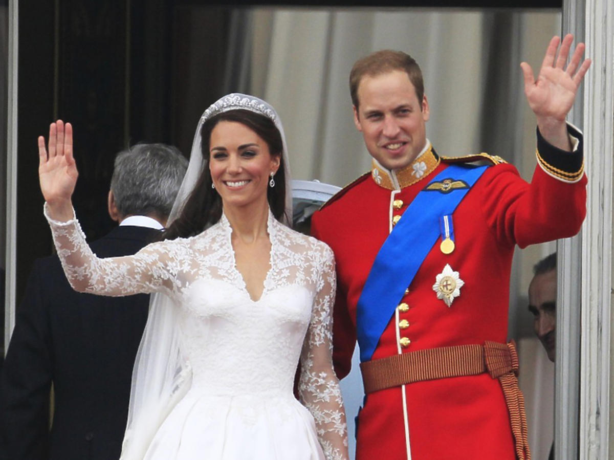 Książę William i księżna Kate po ślubie na balkonie Pałacu Buckingham
