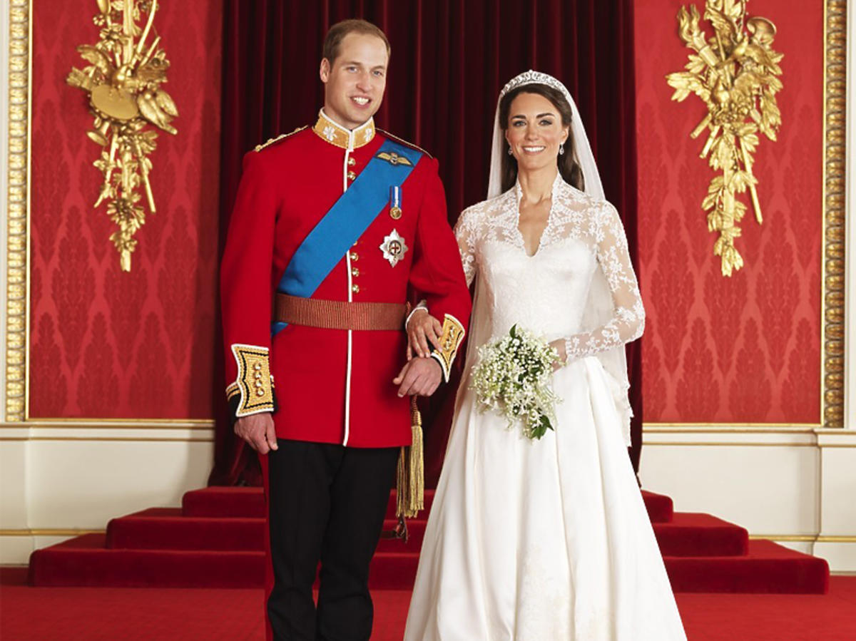 Książę William i księżna Kate podczas sesji poślubnej w Pałacu Buckingham