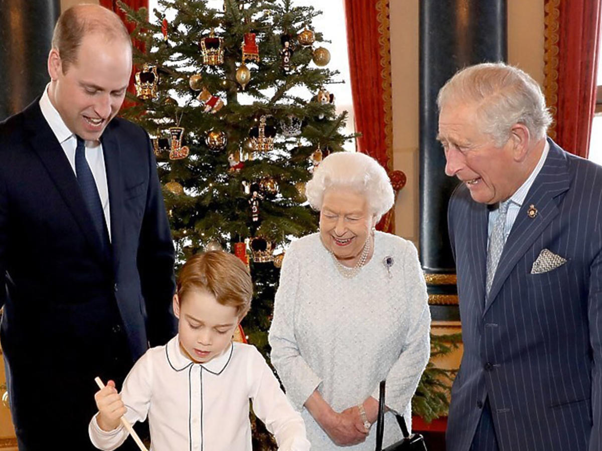 Książę William, książę Filip, Królowa Elżbieta II, książę George