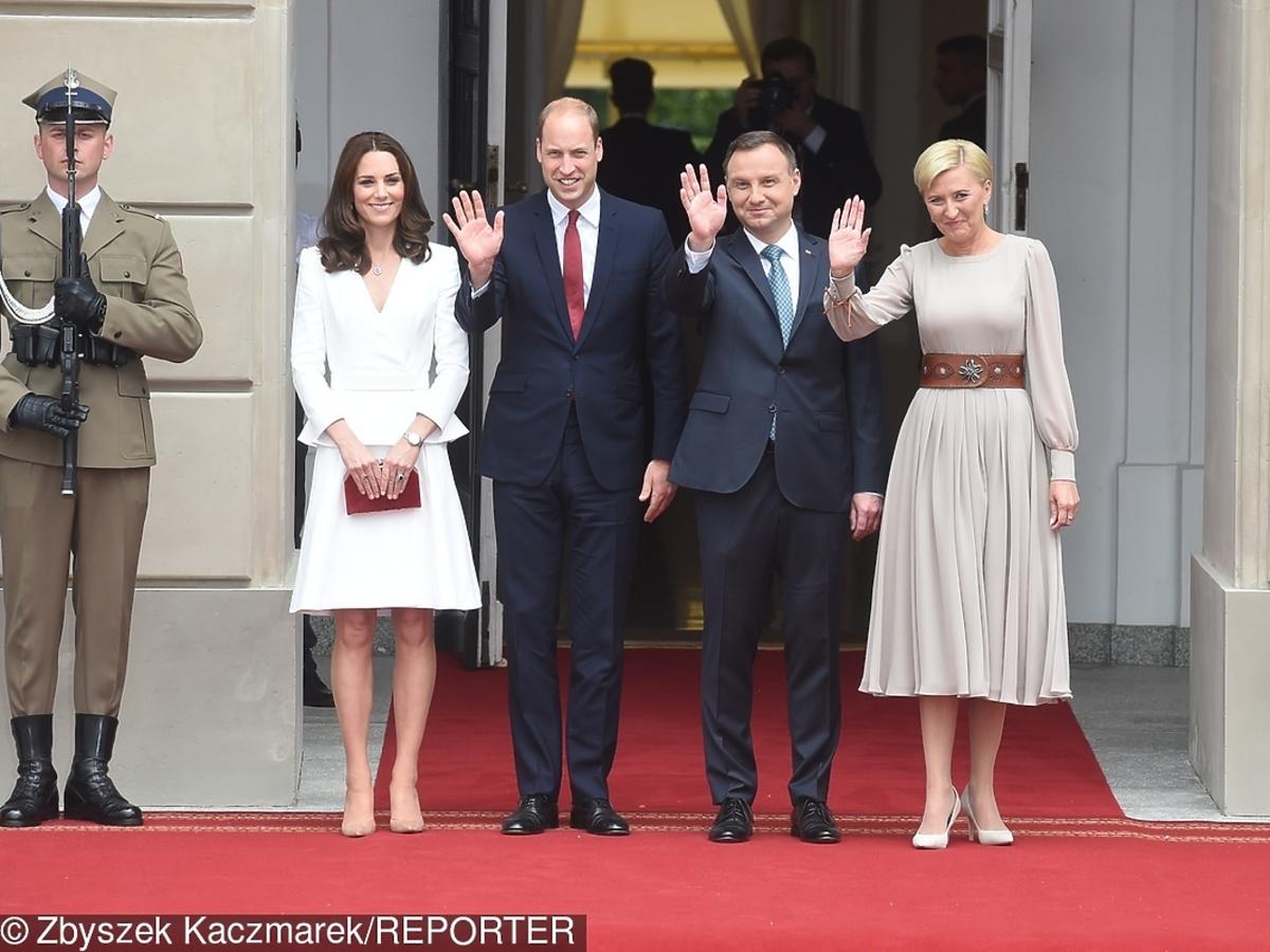 Książę William, księżna Kate, Agata Duda, Andrzej Duda przed Pałacem Prezydenckim