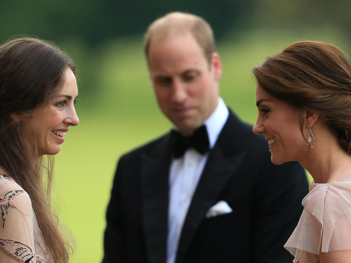 książę William, księżna Kate, Rose Hanbury na jednej imprezie