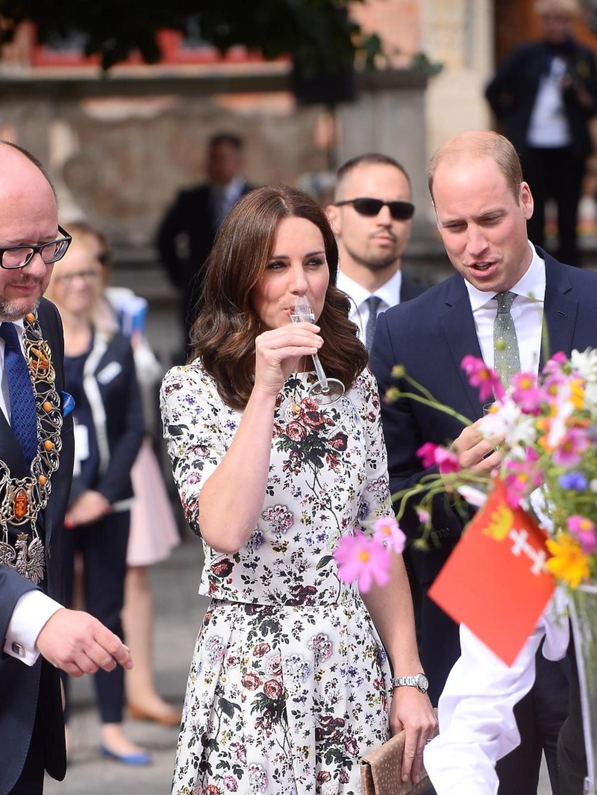 Księżna Kate i książę William próbują nalewek w Gdańsku