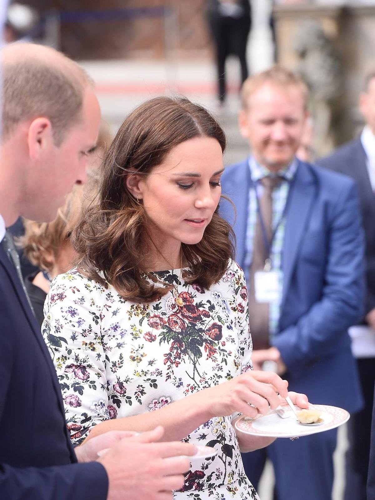Księżna Kate i książę William próbują pierogów w Gdańsku