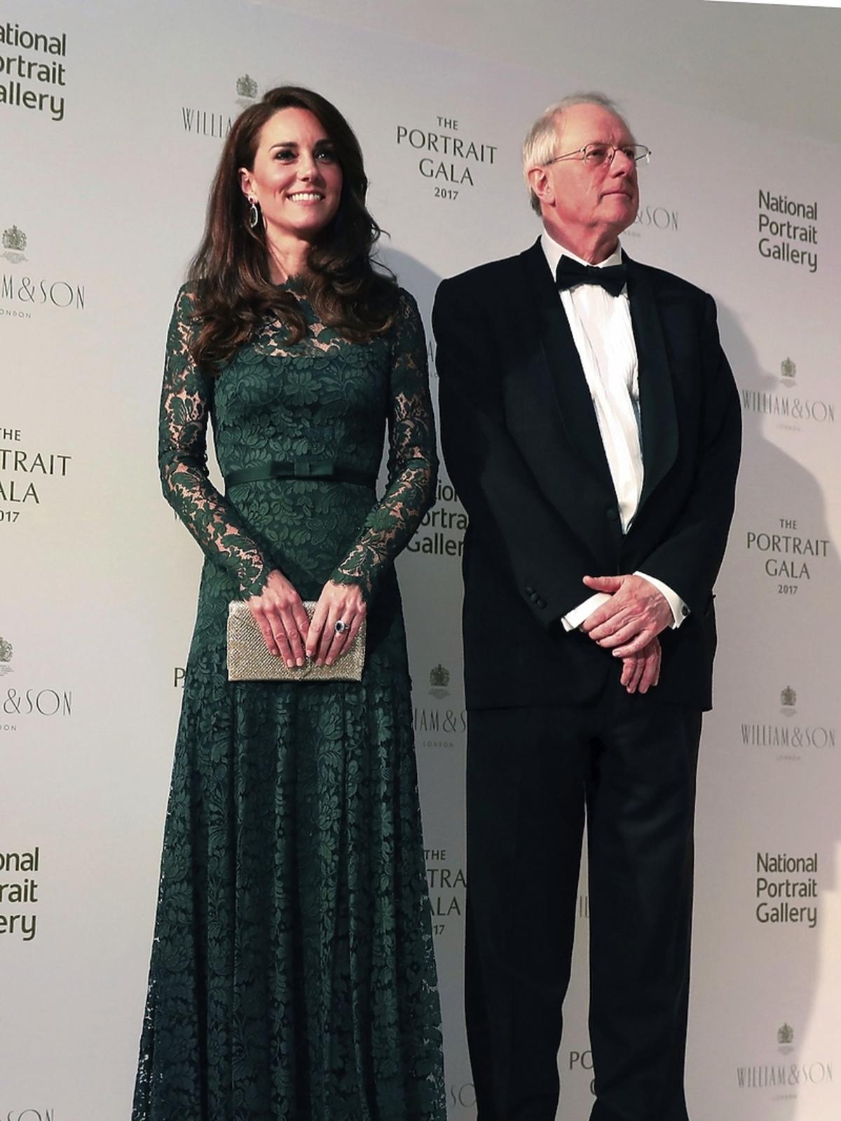 Księżna Kate w długiej, zielonej, koronkowej sukni Temperley London