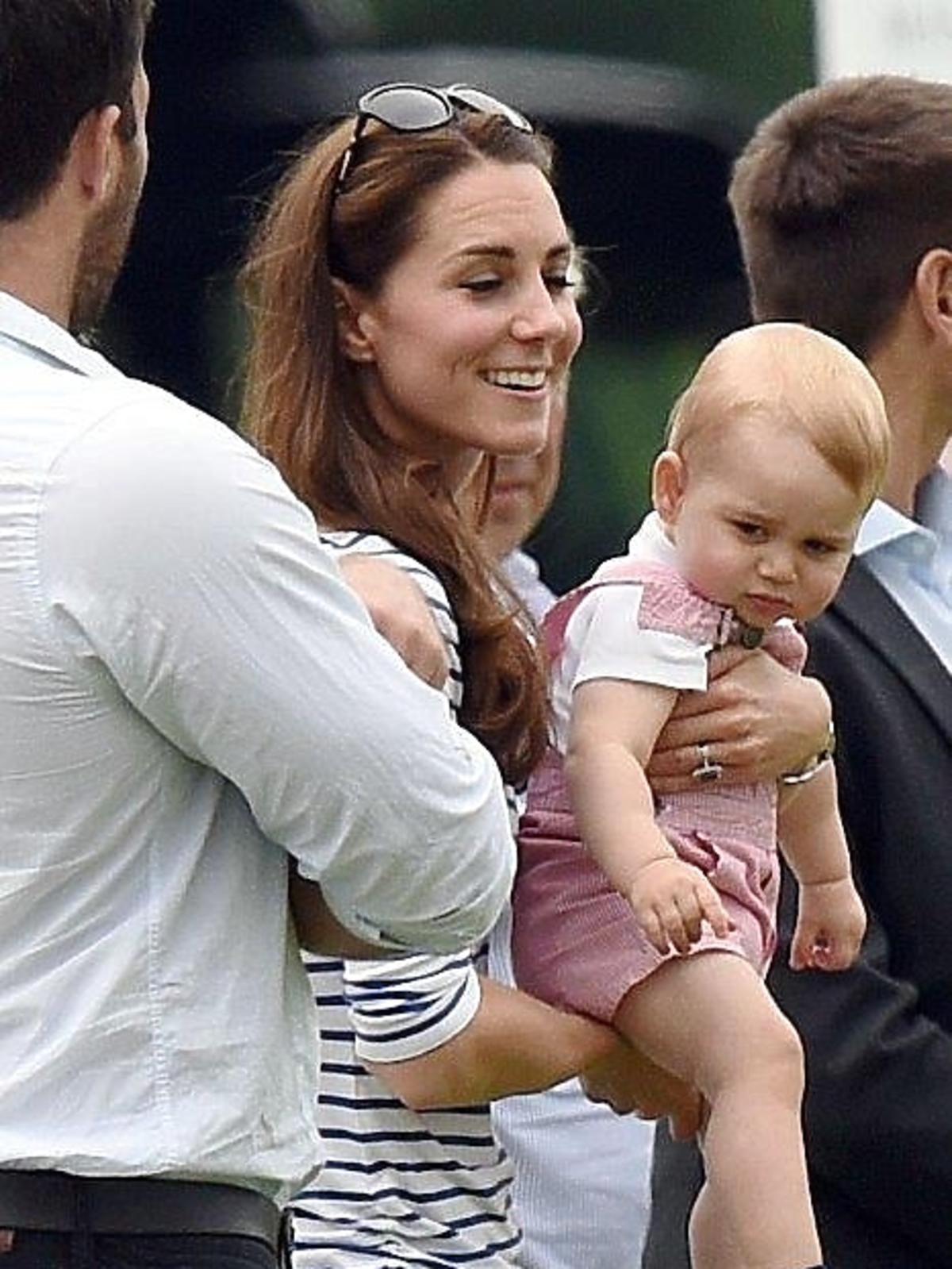 Księżna Kate z synem na meczu polo