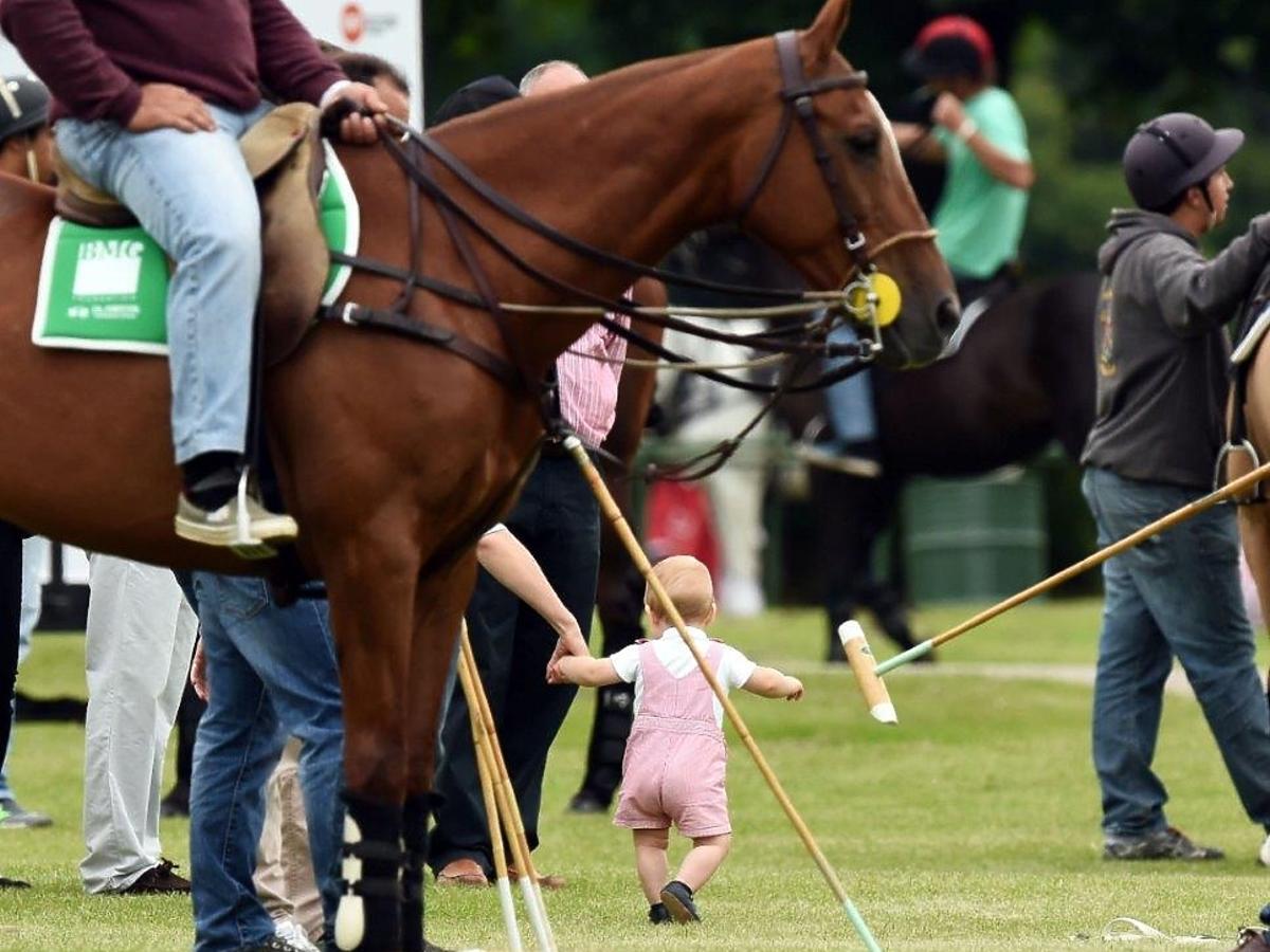 Księżna Kate z synem na meczu polo