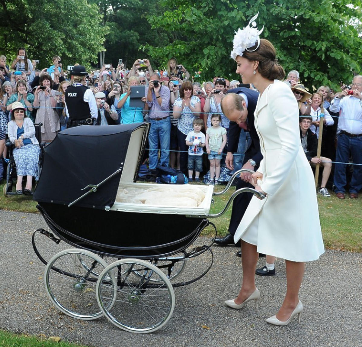 Księżna Kate z wózkiem dziecięcym