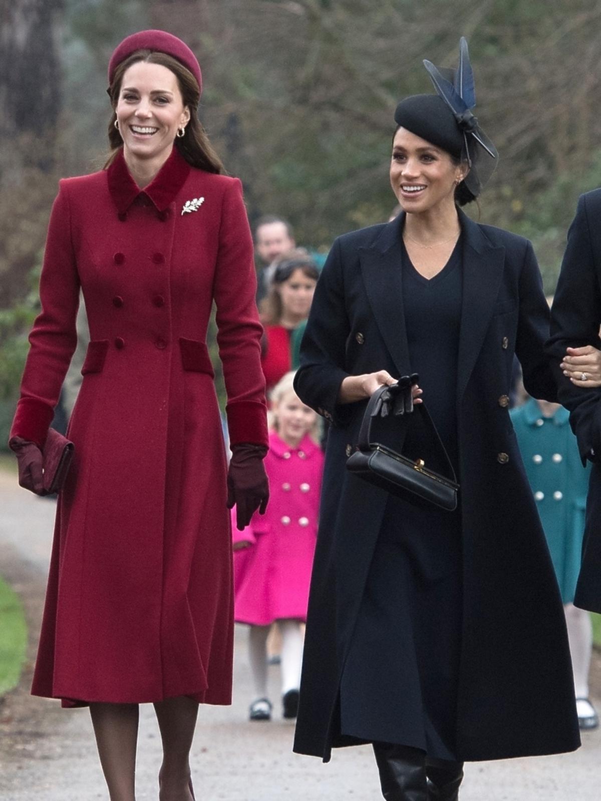 Księżne Meghan i Kate na wspólnym spacerze