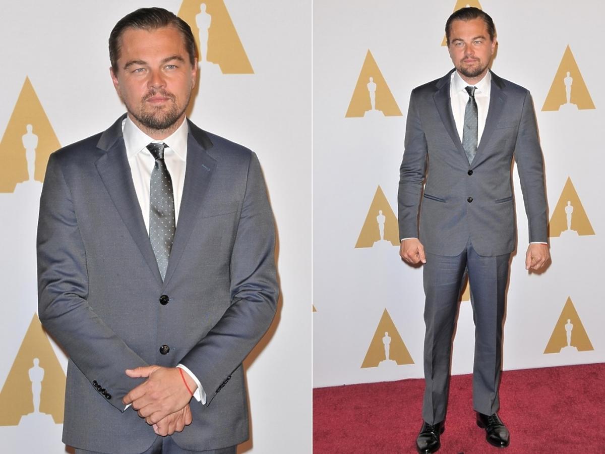 Leonardo DiCaprio w szarym garniturze