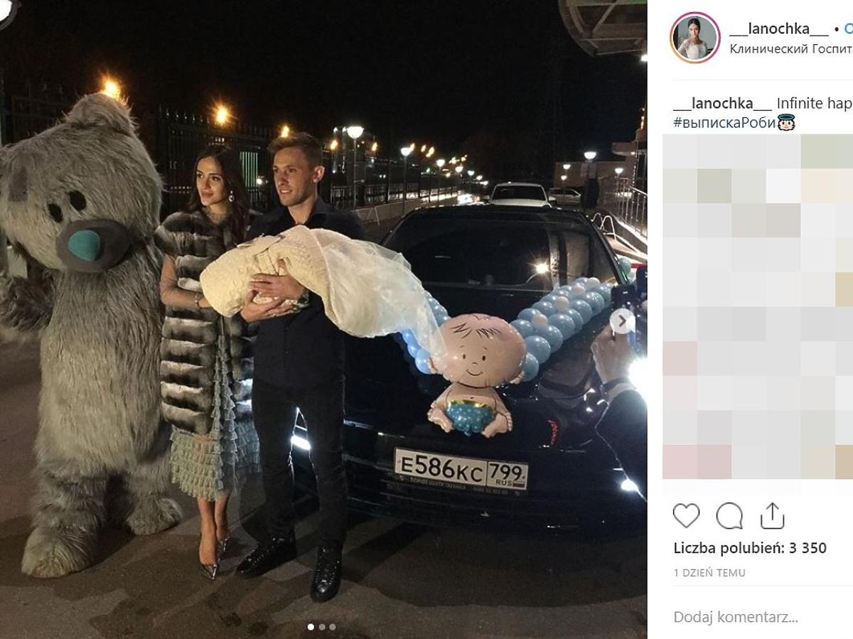 Maciej Rybus odebrał żonę i syna ze szpitala