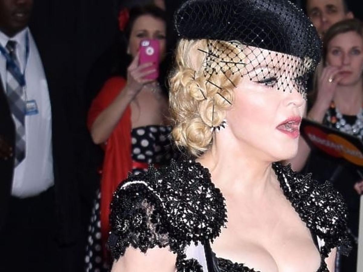 Madonna całuje Drake'a