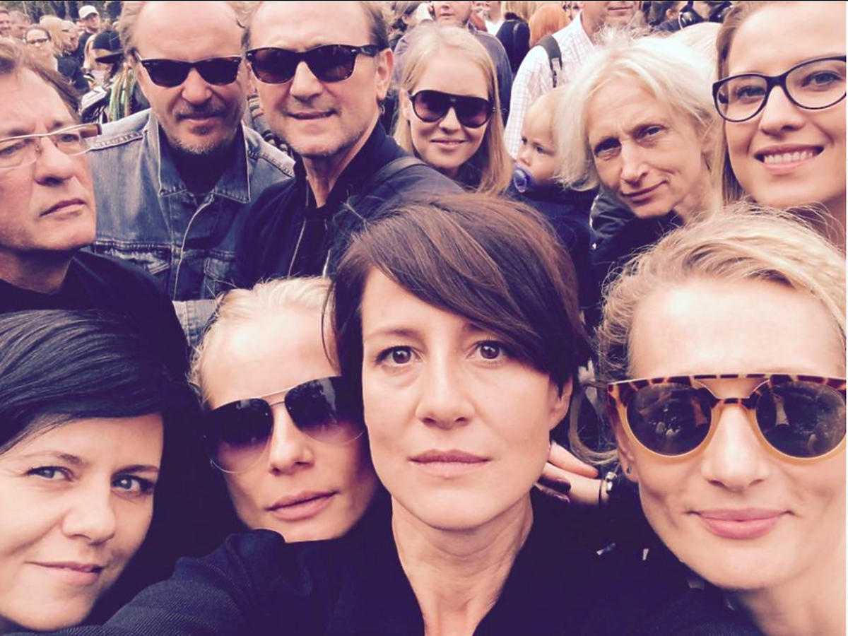 Maja Ostaszewska. Mafdalena Cielecka, Andrzej Chyra, Kuba Wojewódzki na czarnym marszu