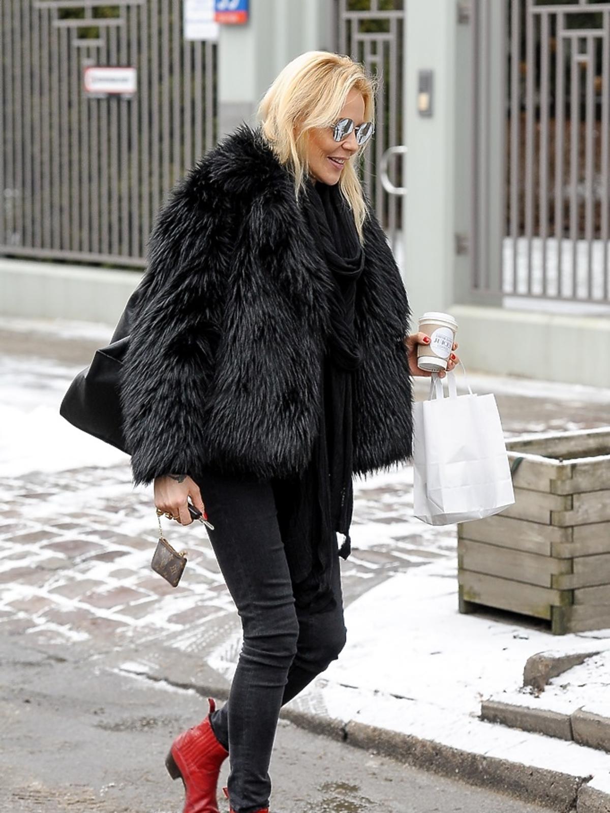 Maja Sablewska ubrana na czarno