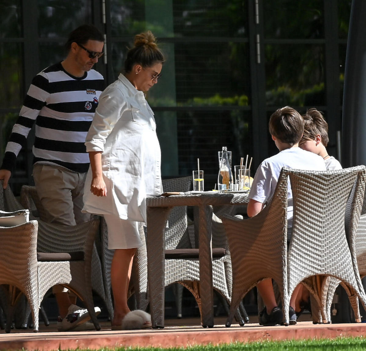 Małgorzata Rozenek z rodziną w restauracji