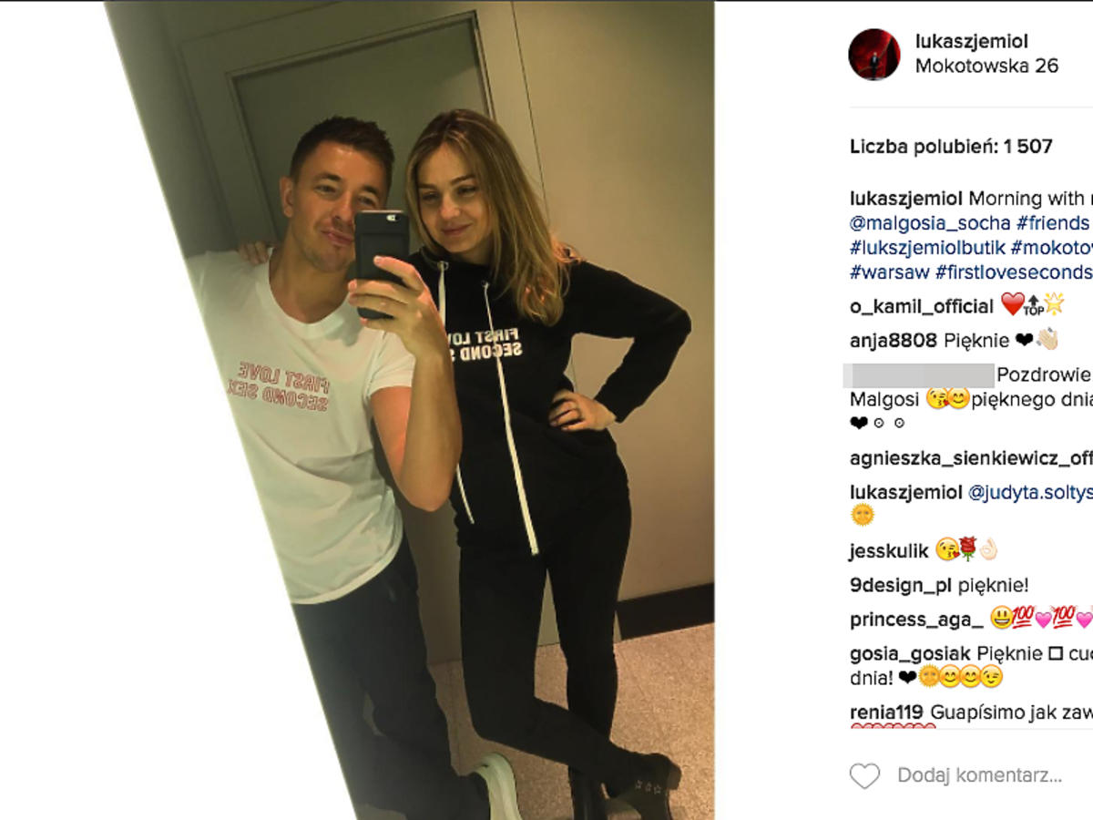 Małgorzata Socha w czarnej bluzie