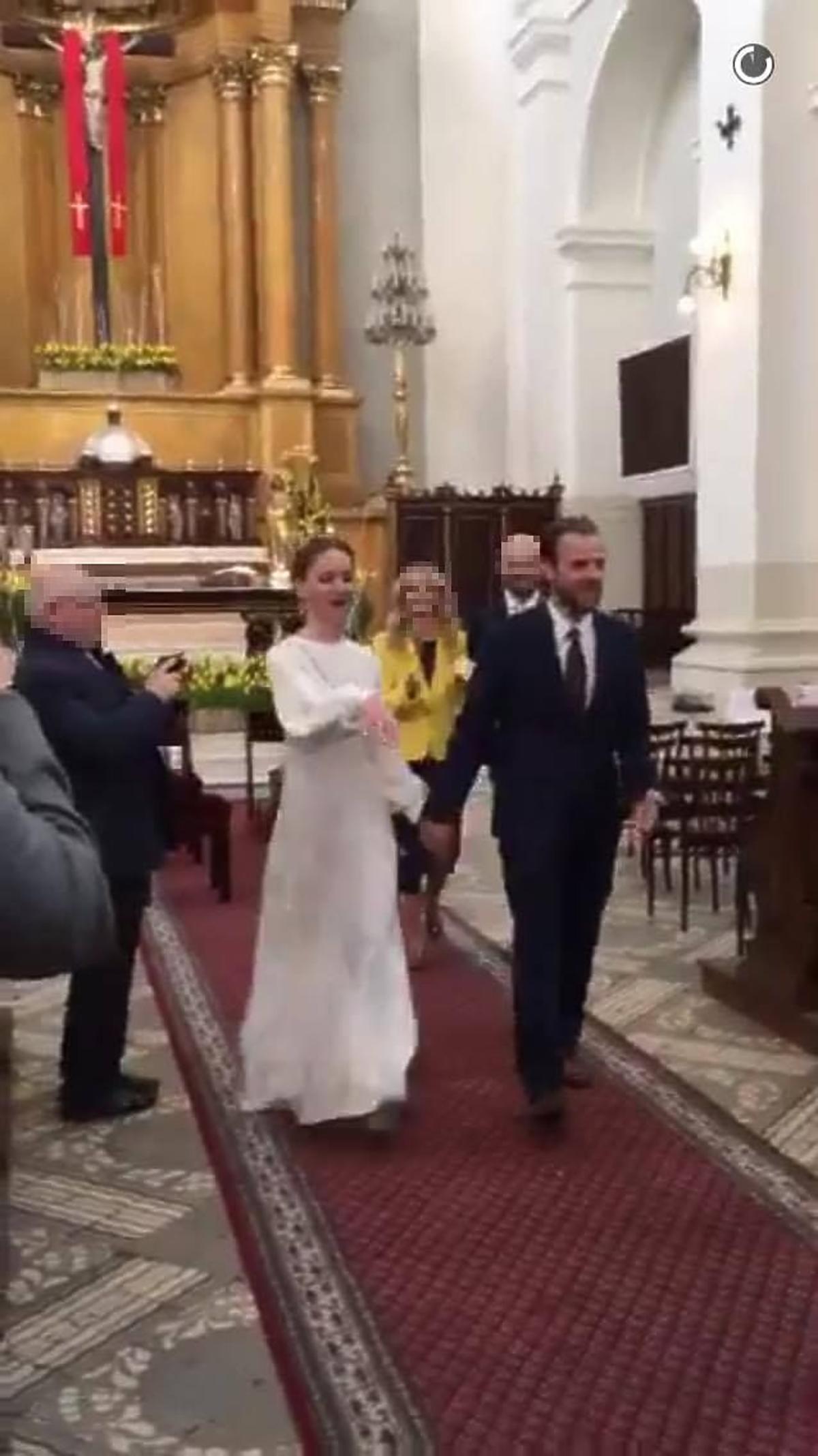 Marika w sukni ślubnej