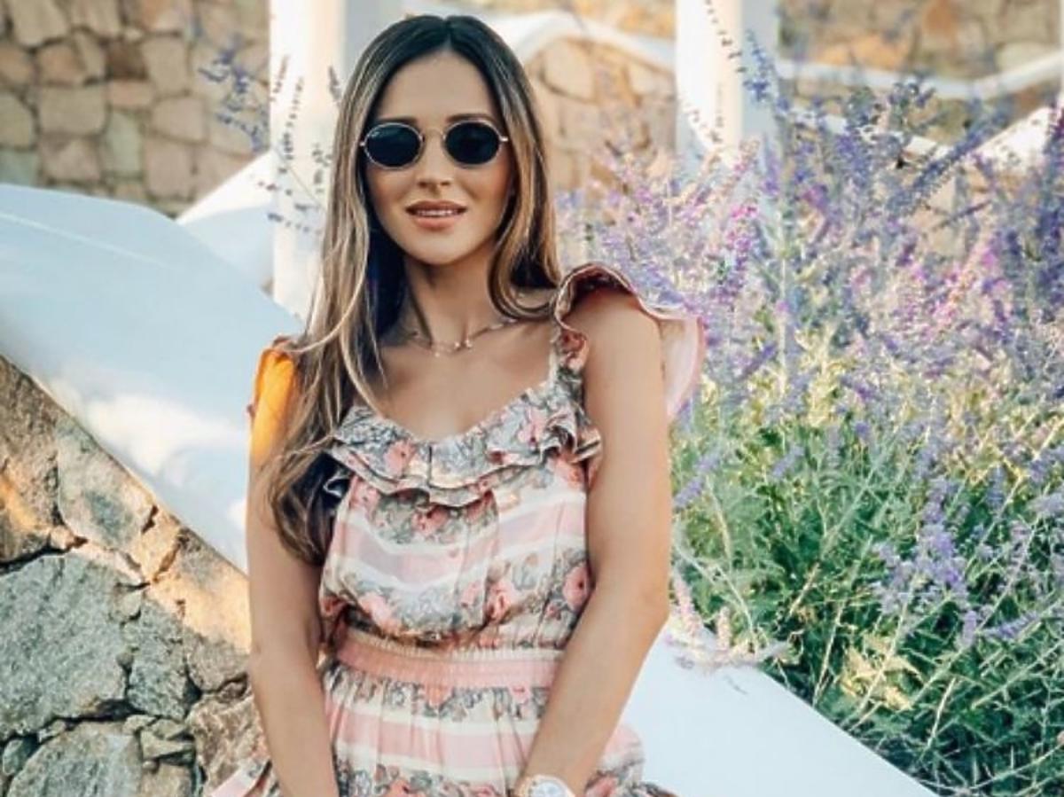 Marina Łuczenko Szczęsna pokuje na wakacjach wromantycznej sukience w kwiaty