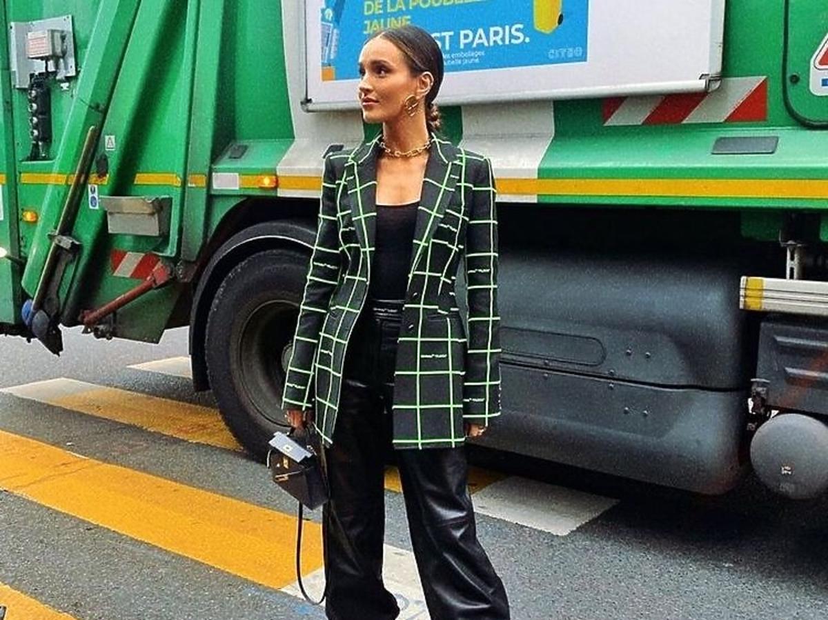 Marina Łuczenko -Szczęsna w marynarce w kratę i spodniach Off-White