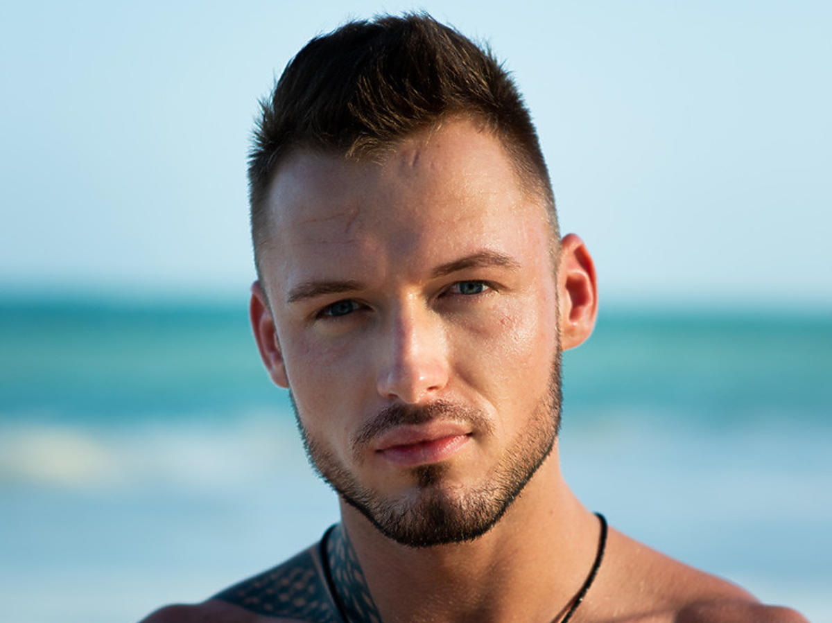 Mariusz "Hotel Paradise 3"