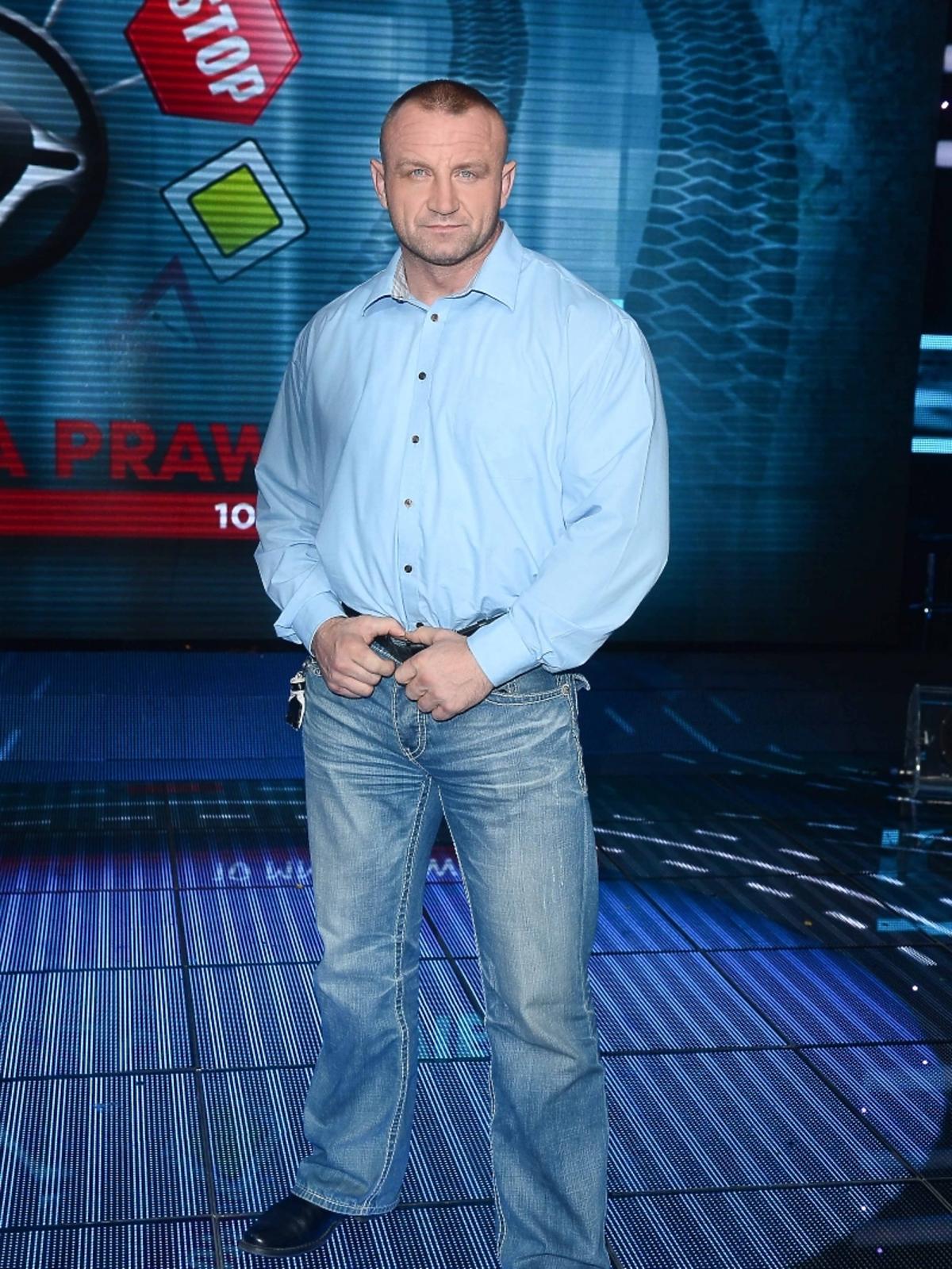 Mariusz Pudzianowski na Wielkim teście na prawo jazdy 2015 w TVP1