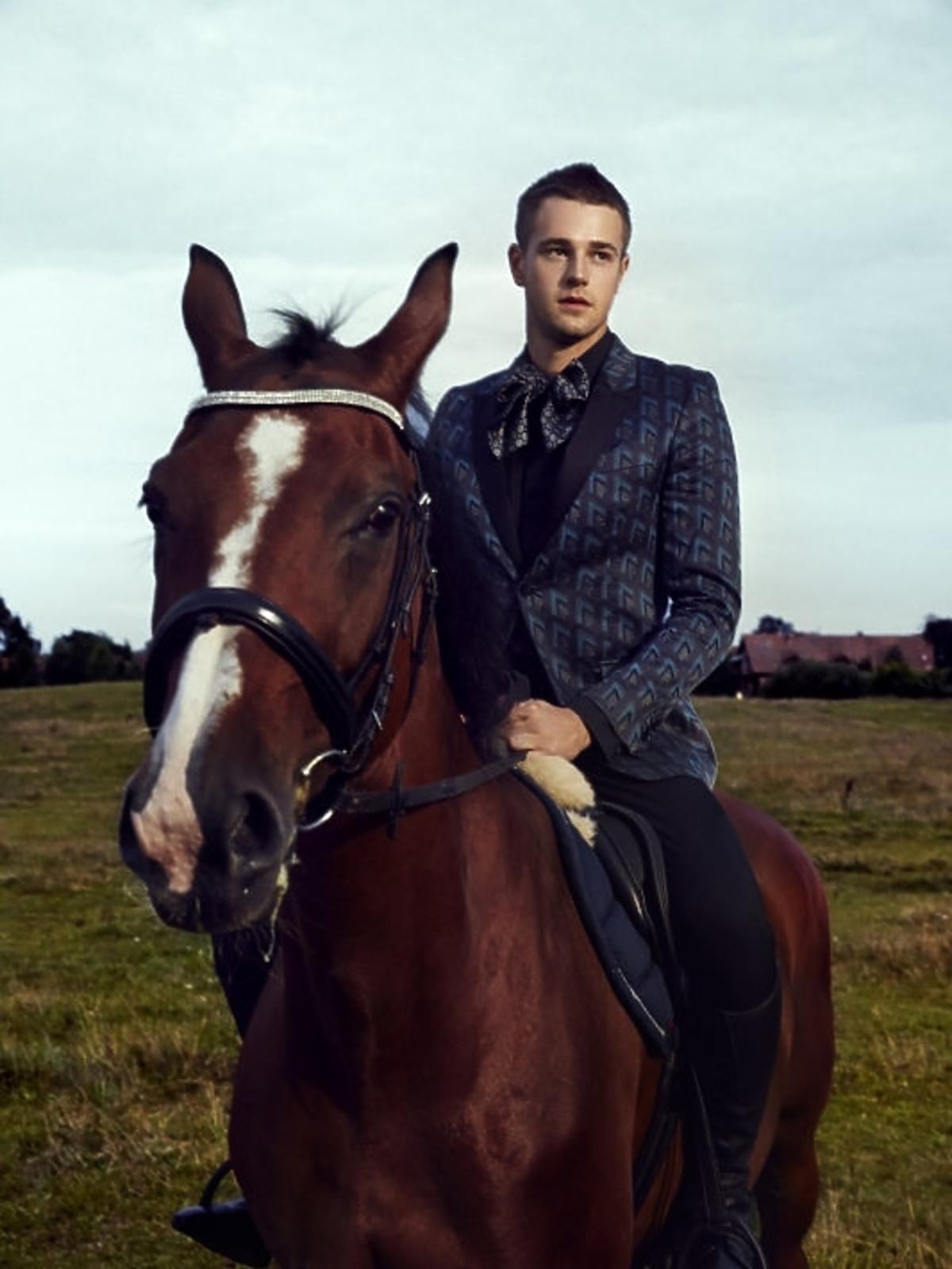 Mateusz Jarzębiak Góral w sesji konnej w Top Model