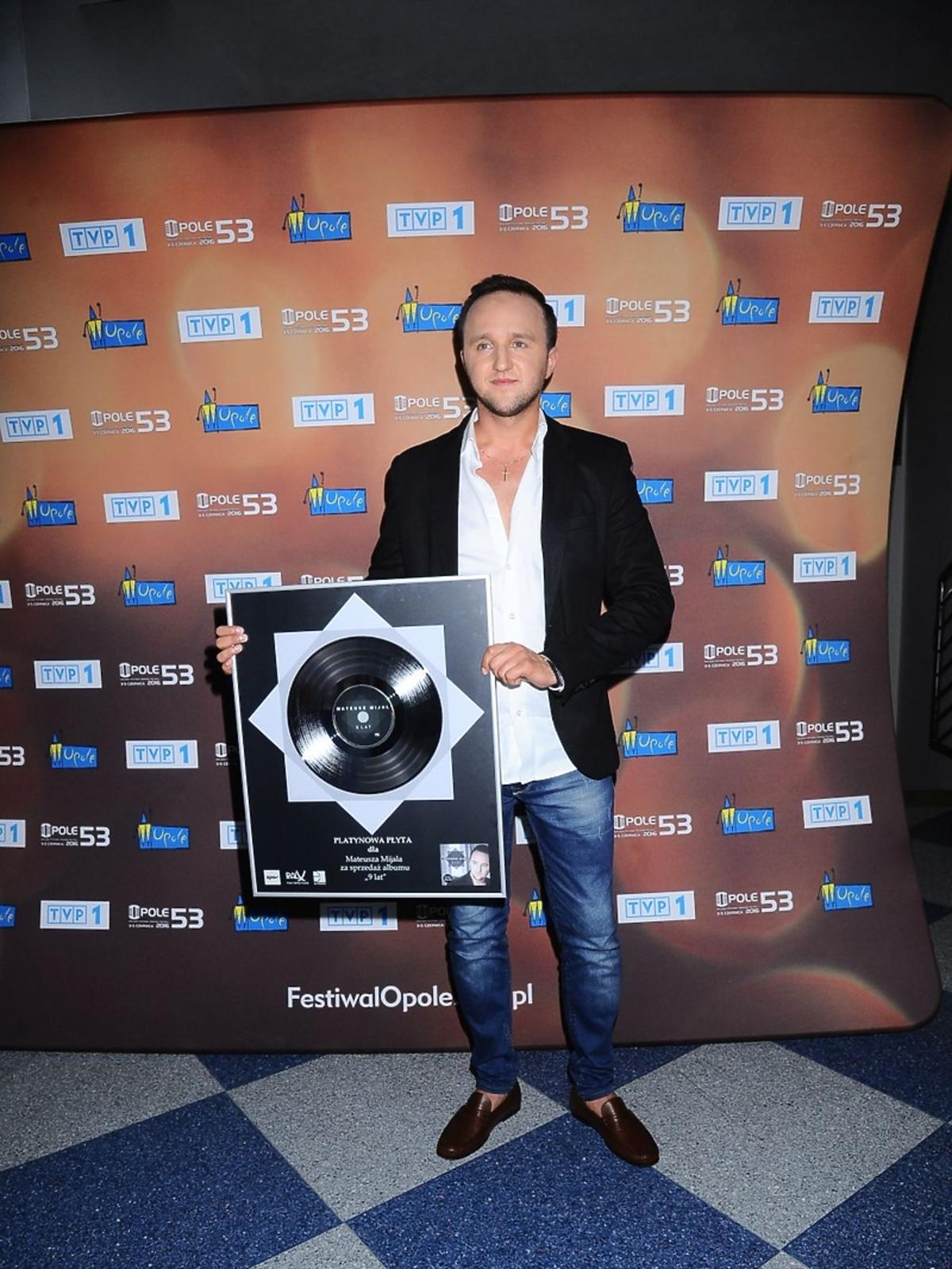 Mateusz Mijal na Festiwalu w Opolu