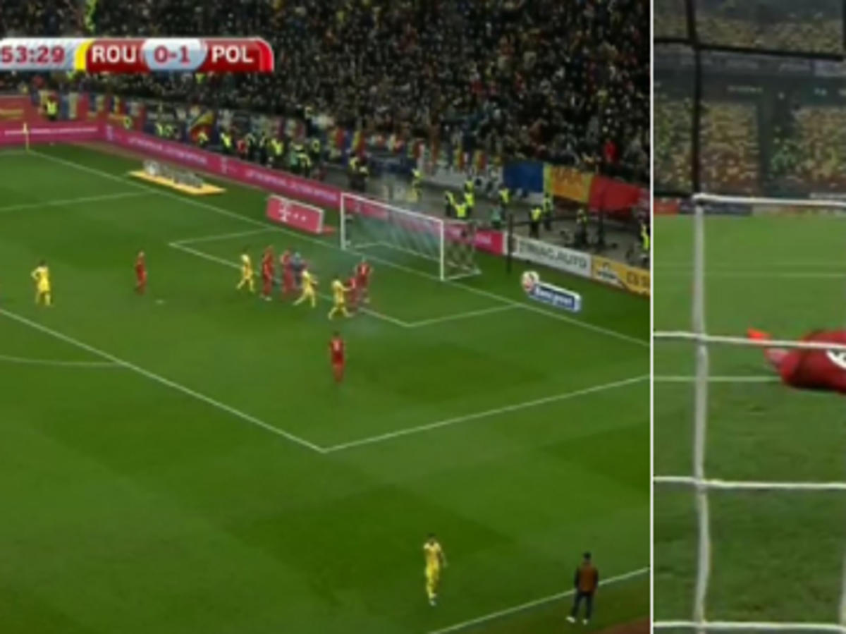 Mecz Polska - Rumunia - Lewandowski leży na murawie