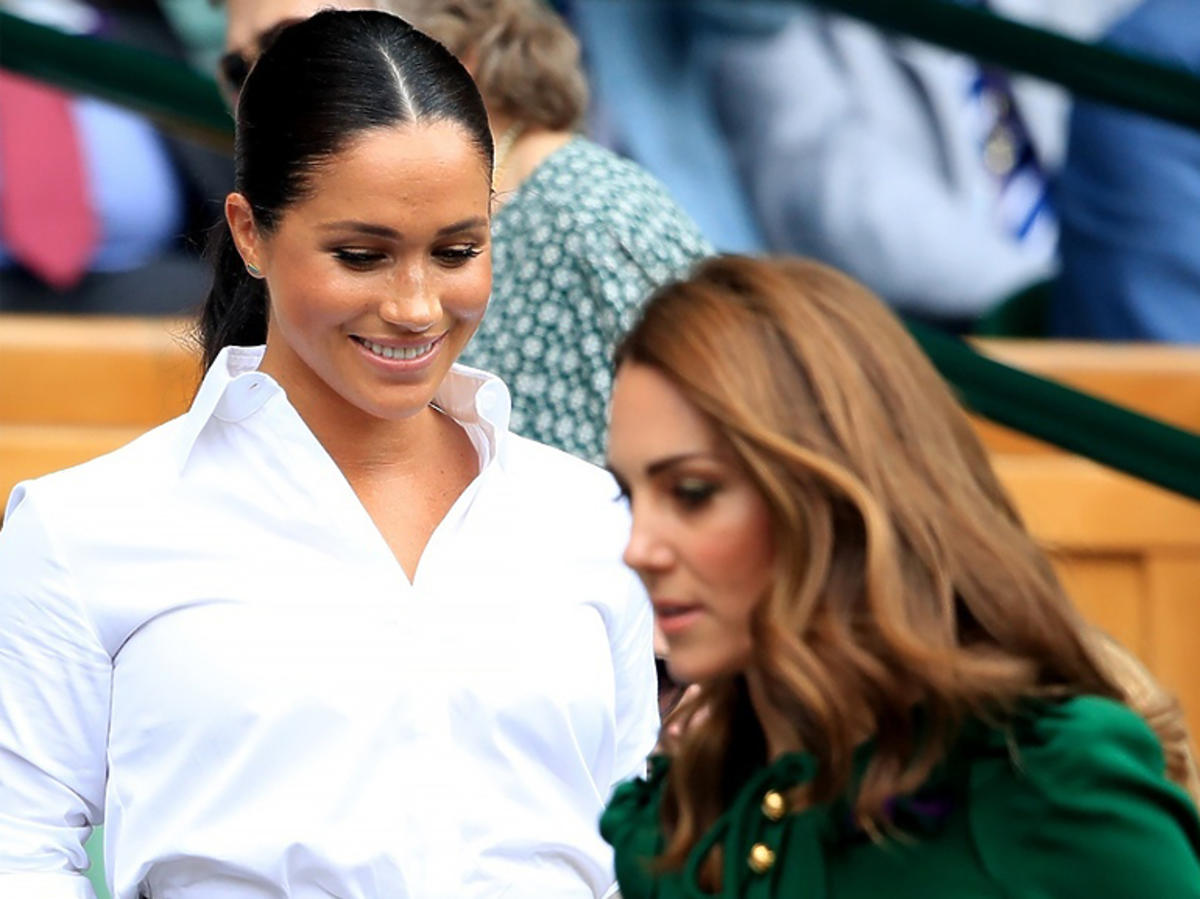 Meghan Markle i księżna Kate na trybunach podczas finału Wimbledonu