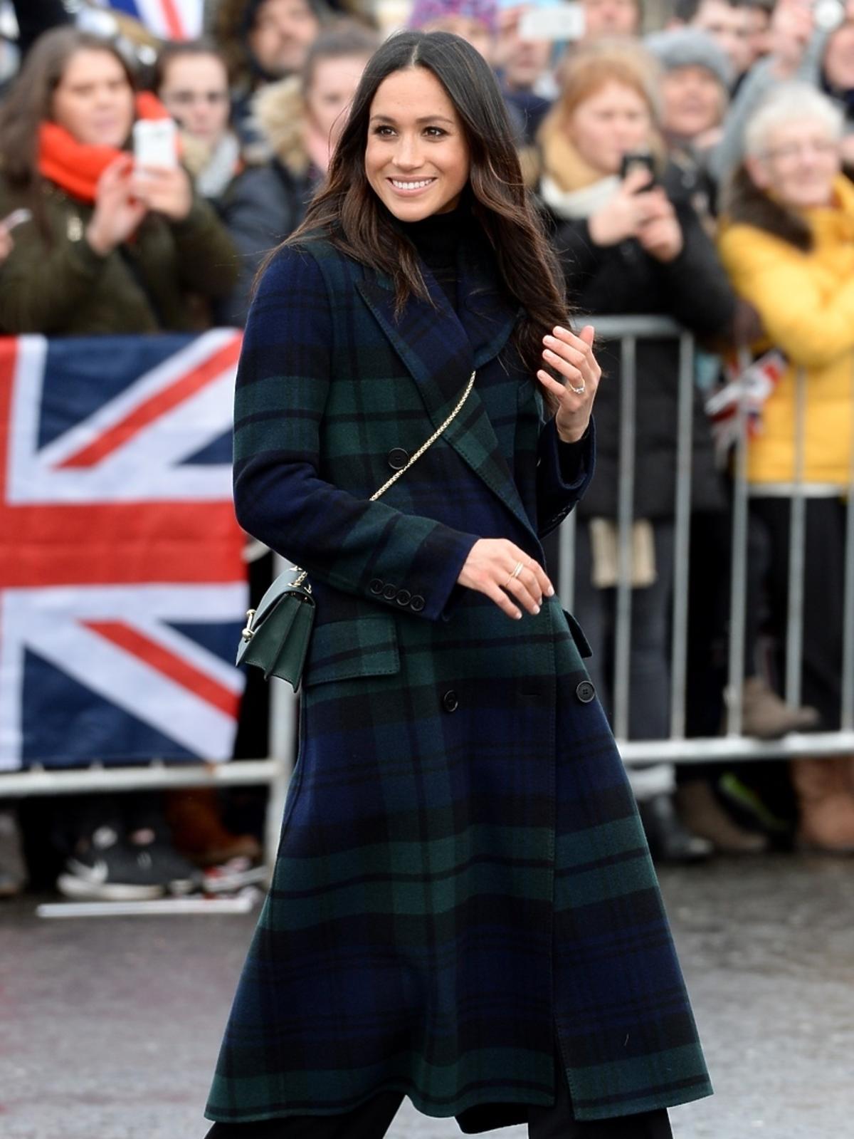 Meghan Markle w płaszczu Burberry
