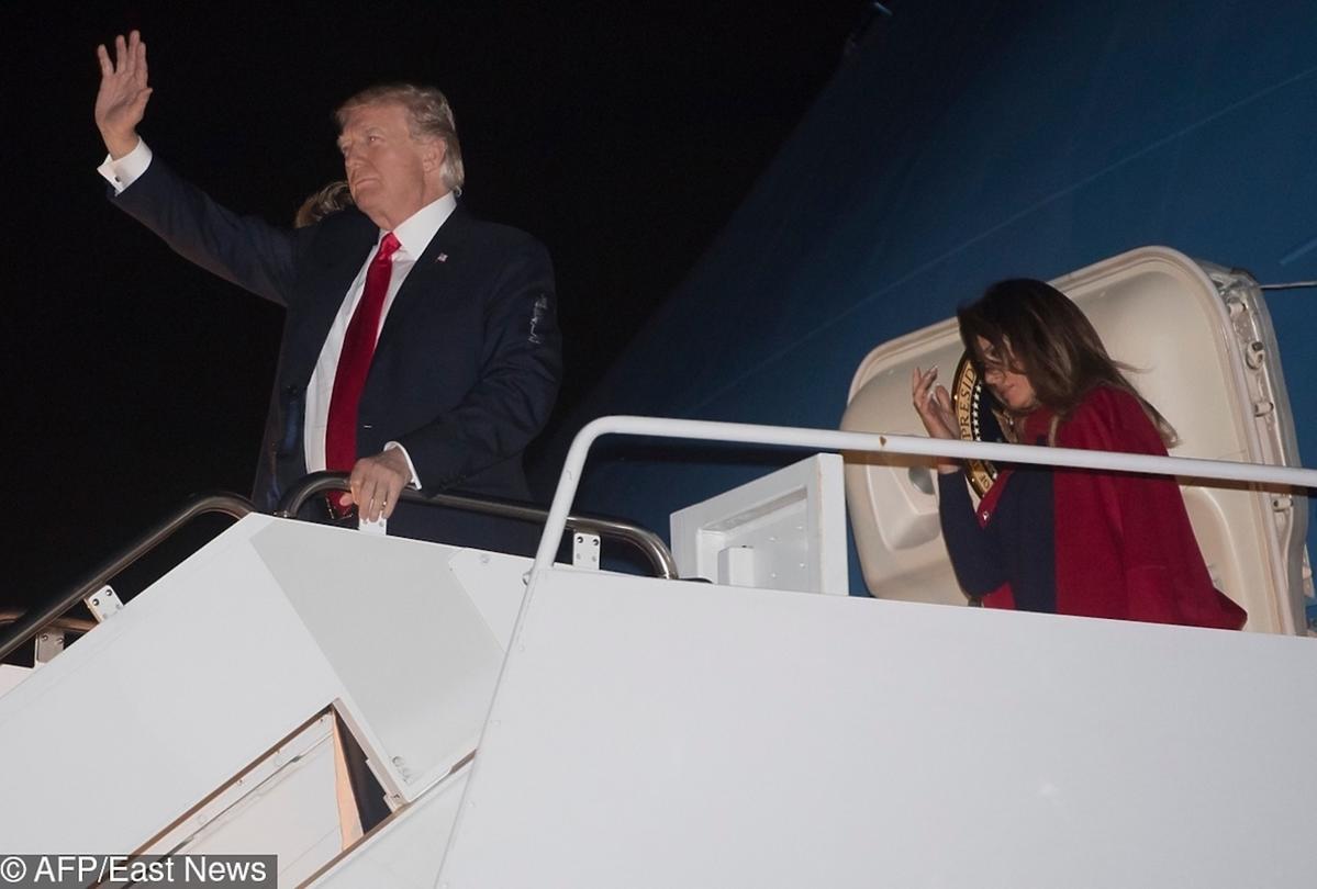 Melania Trump, Donald Trump wychodzą z samolotu