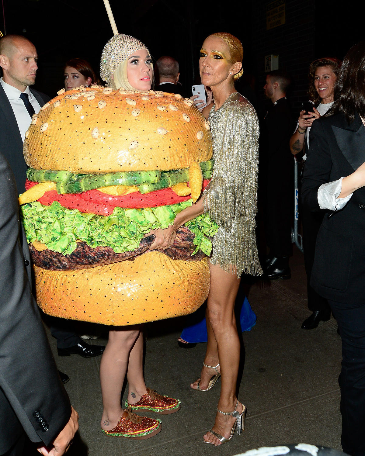 Met Gala: Katy Perry jako burger