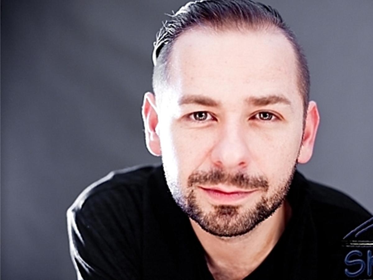 Michał Opaliński jest gejem. Michał Opaliński w Replice