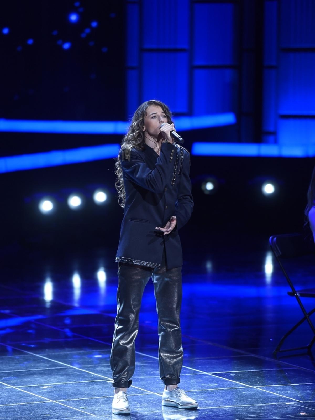 Michał Szpak podczas drugiego dnia festiwalu w Opolu 2015