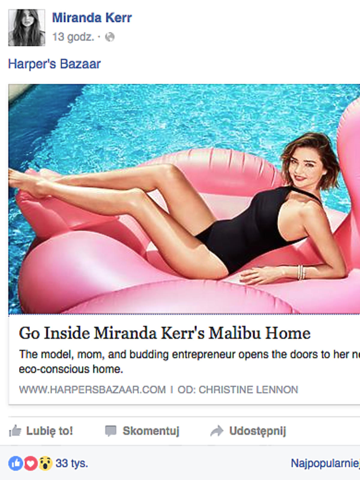 Miranda Kerr pływa na flamingu 